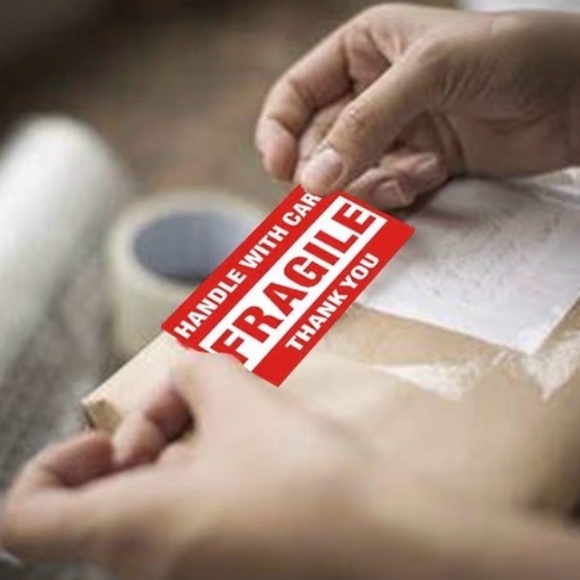 100 Red Fragile Handle With Care Stickers - Picture 2 of 4